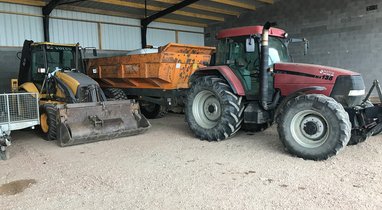 Location Tracteur + benne TP 18T à Sourdeval. 200 €