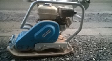 Plate vibrating 55 kg €30