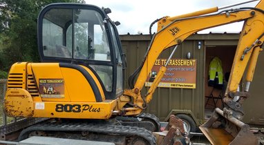 Location Mini-pelle JCB 3T à Flers 160 €