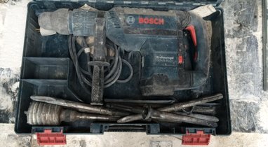 Rental hammer drill Bosch €30