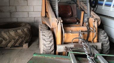 Mini-loader rental box 1840 Amiens €180