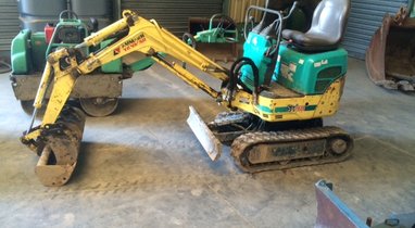 Rent mini excavator YANMAR SV 08 €173