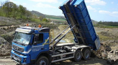 Rental truck ampliroll VOLVO 15 T Diéval