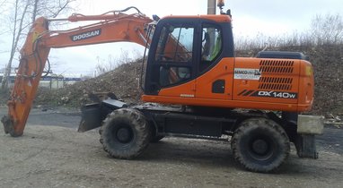 DOOSAN 140 backhoe rental