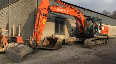 Hitachi Zaxis 210 LC Amiens backhoe rental €216