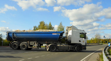 Rental trailer tipper Scania Querrieu €150