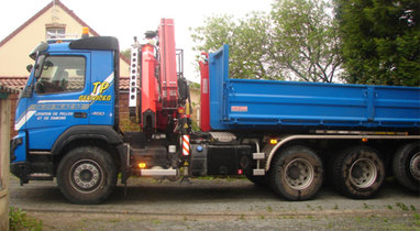 Location Camion AMPIROLL VOLVO 20 T Diéval 250 €