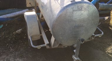 Breteuil 500 litres water tank rental