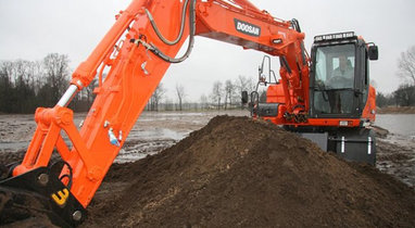 Location Pelleteuse DOOSAN 14 T Diéval 160 €