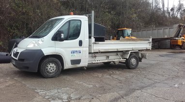 Rental dump PEUGEOT BOXER truck