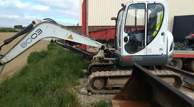 Location Pelleteuse Wacker Neuson 8T à Vire. 240 €