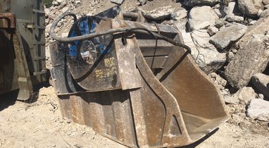 Rental bucket Crusher Moreuil €350