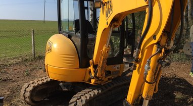 Rent mini excavator JCB 3.5 tonnes Sailly in wood