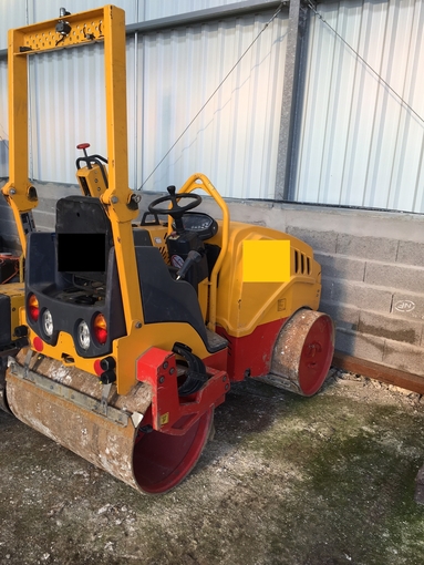 Rental roller compactor self-supported 2 tons €115