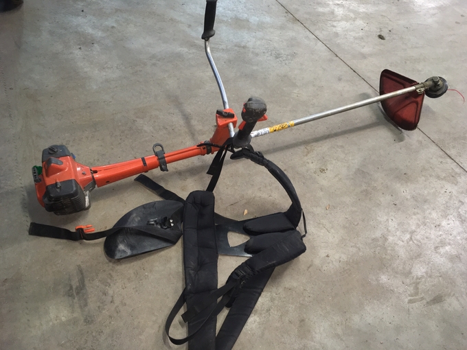 Rental Brushcutter Montdidier backpack €30