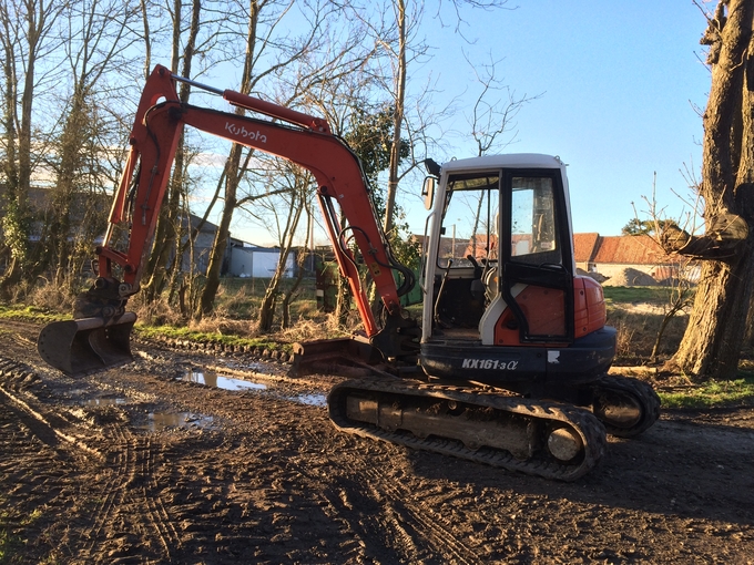 Rent mini excavator KUBOTA KX 161-3 €250