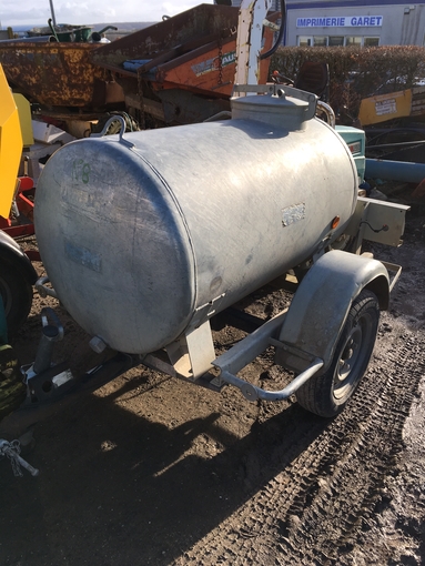 Breteuil 500 litres water tank rental €14