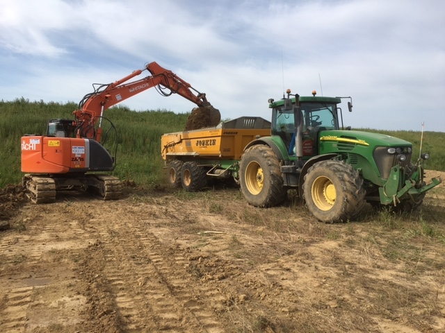 Location Tracteur-benne TP Villeneuve-les-Bordes 214 €