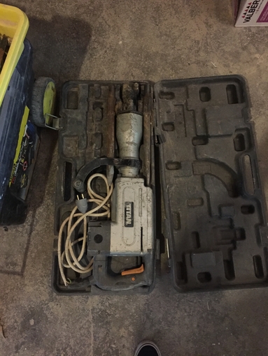 Rental hammer drill Titan 1700W, Englos €60