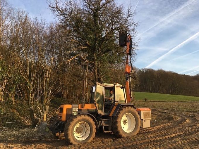 Rental Renault 155-54 Beauquesne Brushcutter €395