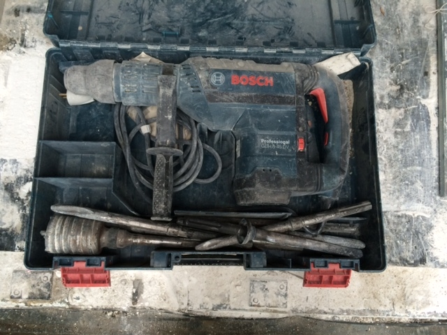 Rental hammer drill Bosch €30