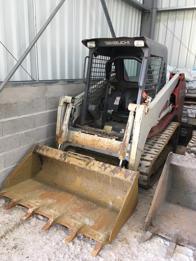 Rental mini-loader TAKEUCHI TL 120 €190