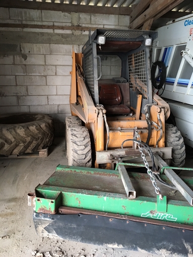 Mini-loader rental box 1840 Amiens €180