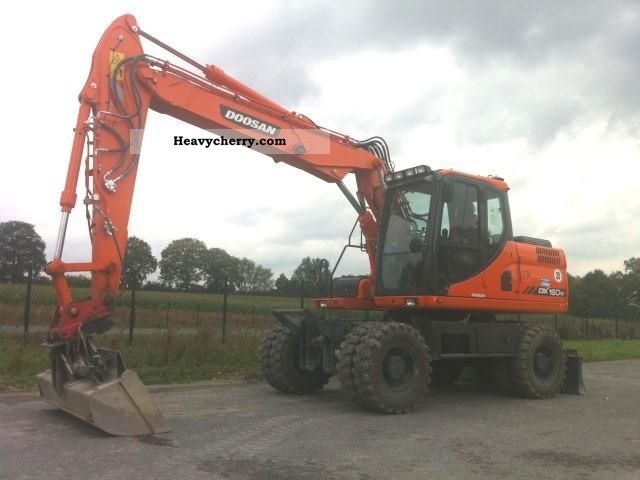 DOOSAN DX 235 COMPACT backhoe rental €160