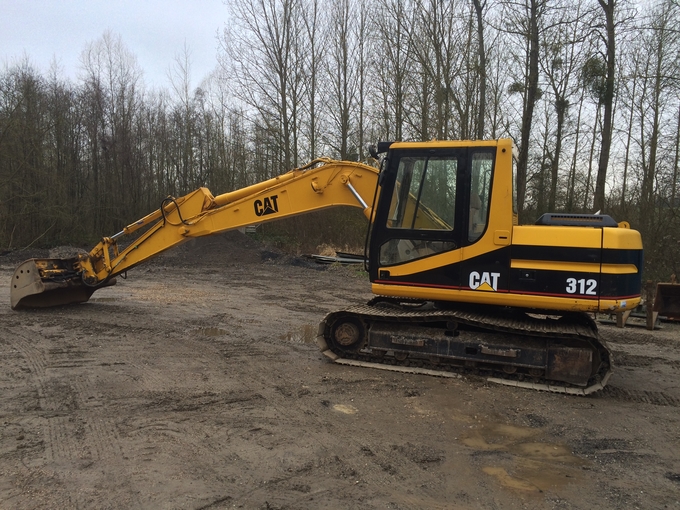 Location Pelleteuse Caterpillar 12T Abbeville 300 €