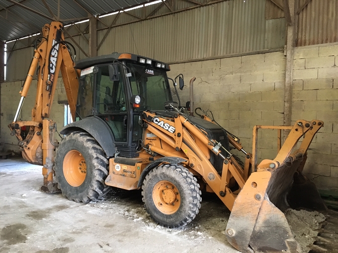 Backhoe rental box 8.5 tons Amiens €200