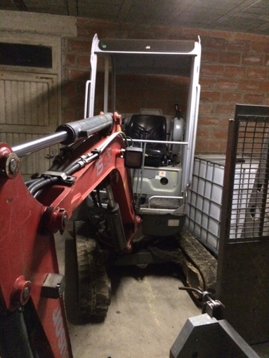 Rent mini excavator 1.6 tons Amiens €170