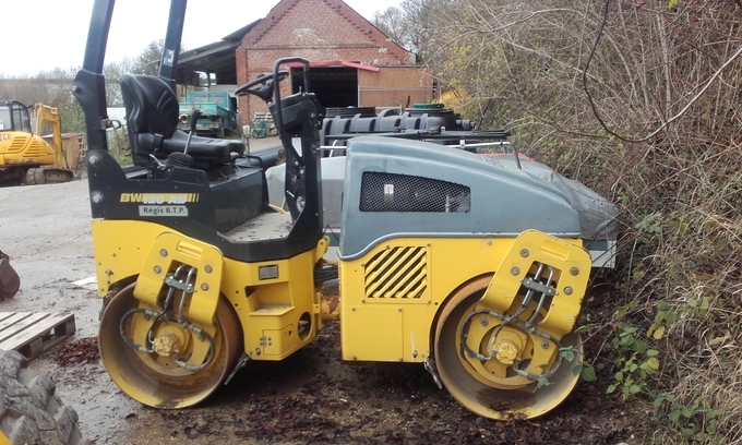 Location Compacteur tandem BOMAG 120 - Aumale 150 €