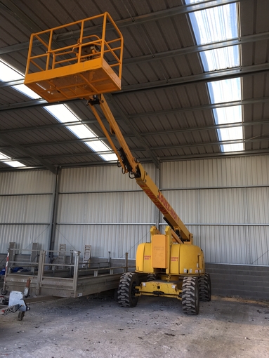 Rental articulated platform 20 meters €225