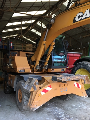 Rental backhoe Case WX 170 Amiens €572