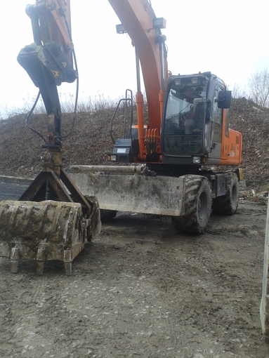 Location Pelleteuse HITACHI 16T Roisel 424 €