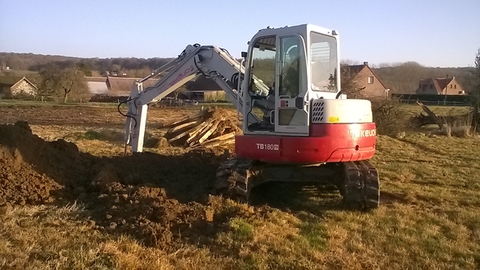 Location Pelleteuse TAKEUCHI 8,7 tonnes Amiens 181 €