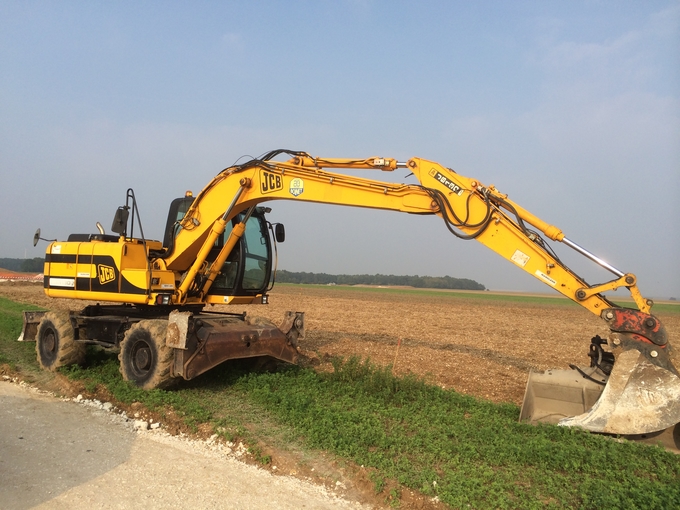 Location Pelleteuse JCB 14,5T Abbeville 280 €