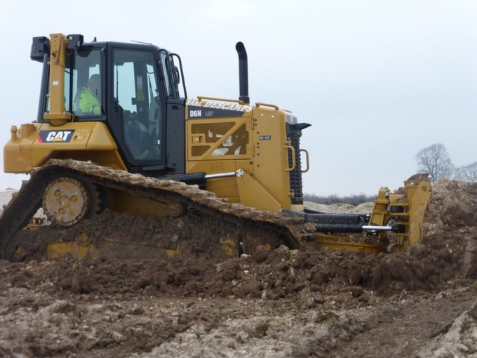 Location Bulldozer Caterpillar D6NLGP Querrieu 275 €