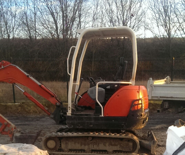 Rental backhoe KUBOTA Reims €120