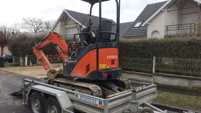 Location Mini-pelle HITACHI ZX17 Reims 120 €