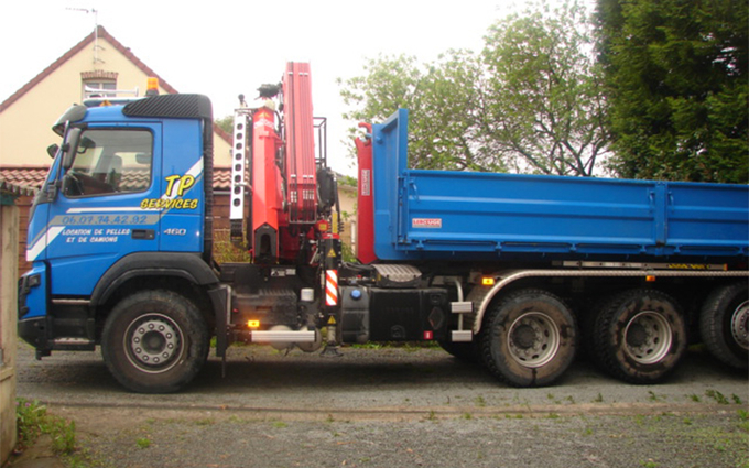 Location Camion AMPIROLL VOLVO 20 T Diéval 250 €