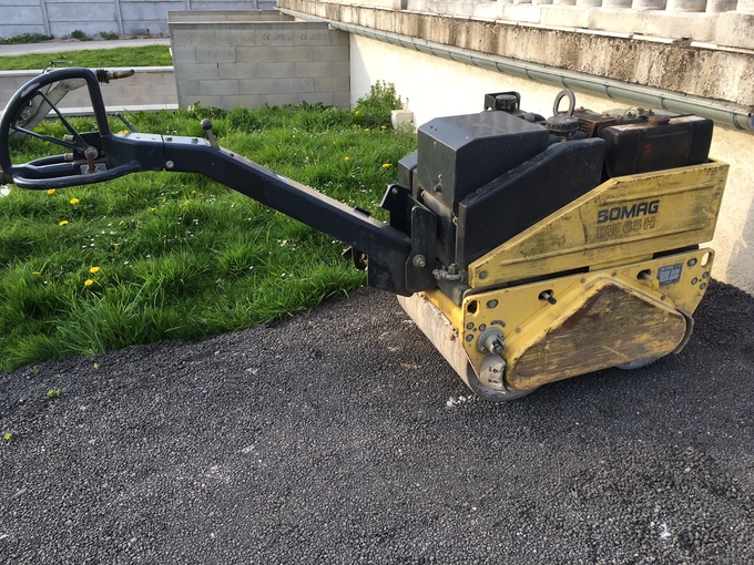 Rental roller compactor Bomag BW65H the Quesnel €35