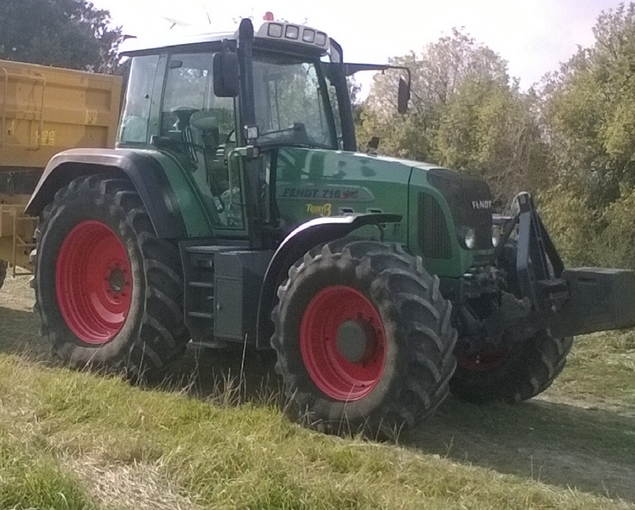 Location Tracteur FENDT 815 VARIO TMS 165Ch Amiens 200 €