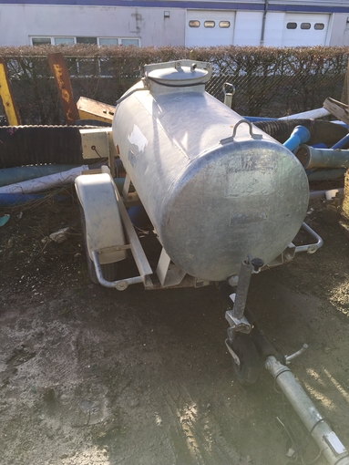 Breteuil 500 litres water tank rental €14