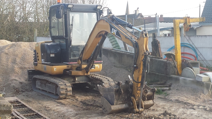 Caterpillar 302.5 mini excavator €180