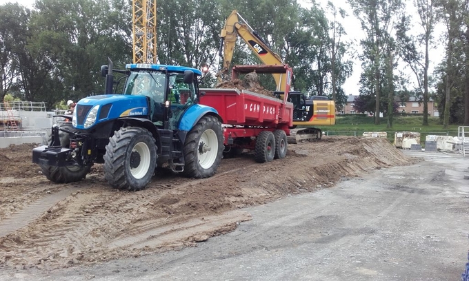 Location Tracteur-benne TP New Holland Querrieu 200 €