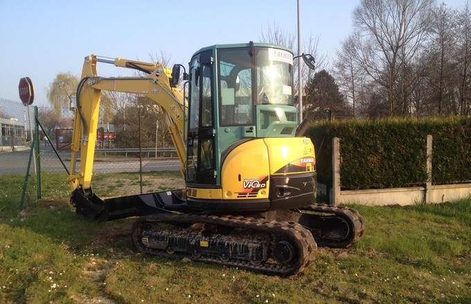 Location mini pelle YANMAR 5T Beauvais 140 €