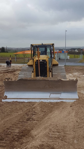 Location Bulldozer Caterpillar D6N LGP Amiens 300 €