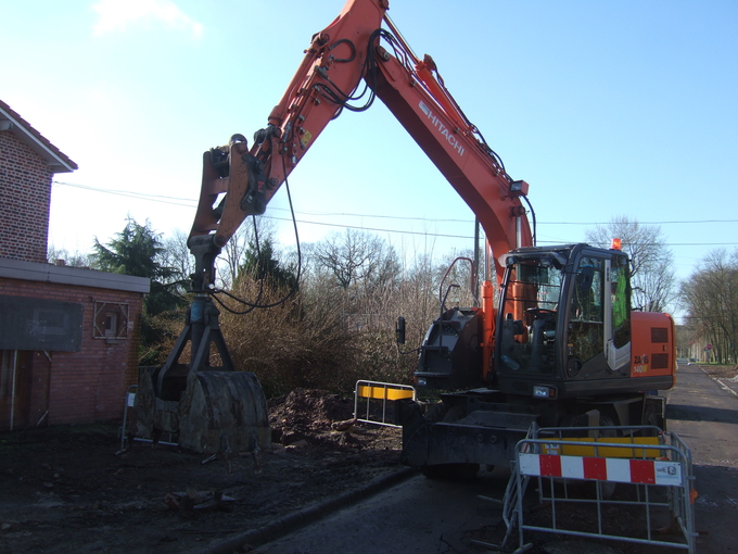 Location pelleteuse HITACHI 15T Sainte Catherine 440 €
