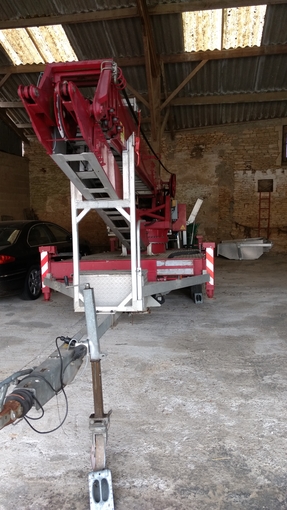 Location grue de levage sur remorque à Caen 200 €